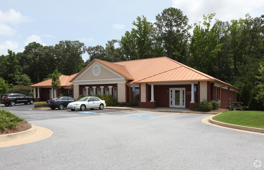 1951 Honey Creek Commons, Conyers, GA for rent - Building Photo - Image 3 of 5