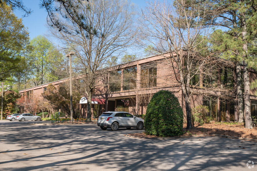 924 Montclair Rd, Birmingham, AL for rent - Building Photo - Image 1 of 5