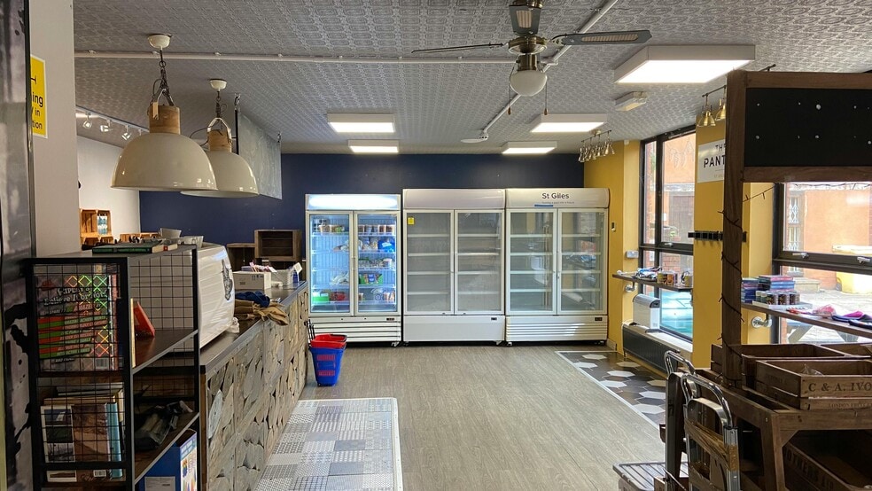 Hay Ln, Coventry to rent - Building Photo - Image 3 of 16