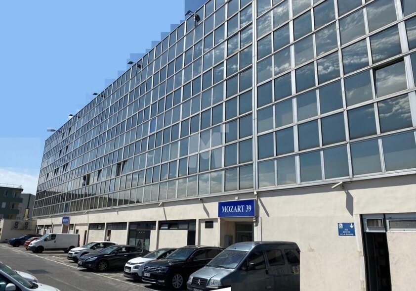 Office in Évry-Courcouronnes to rent - Building Photo - Image 3 of 5