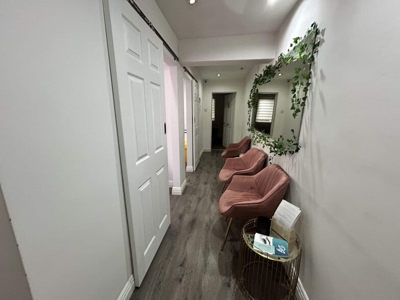 3 Aldergate, Tamworth for sale - Interior Photo - Image 2 of 11