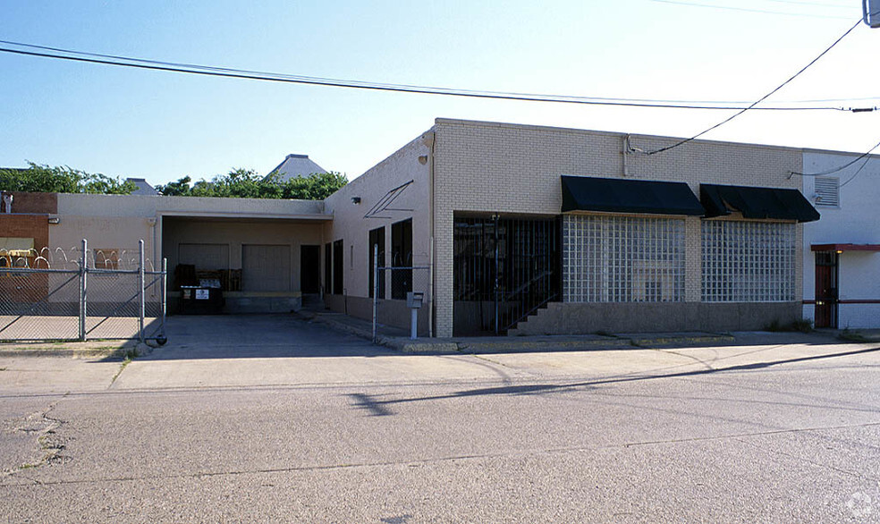 2028-2032 Farrington St, Dallas, TX for sale - Building Photo - Image 2 of 3