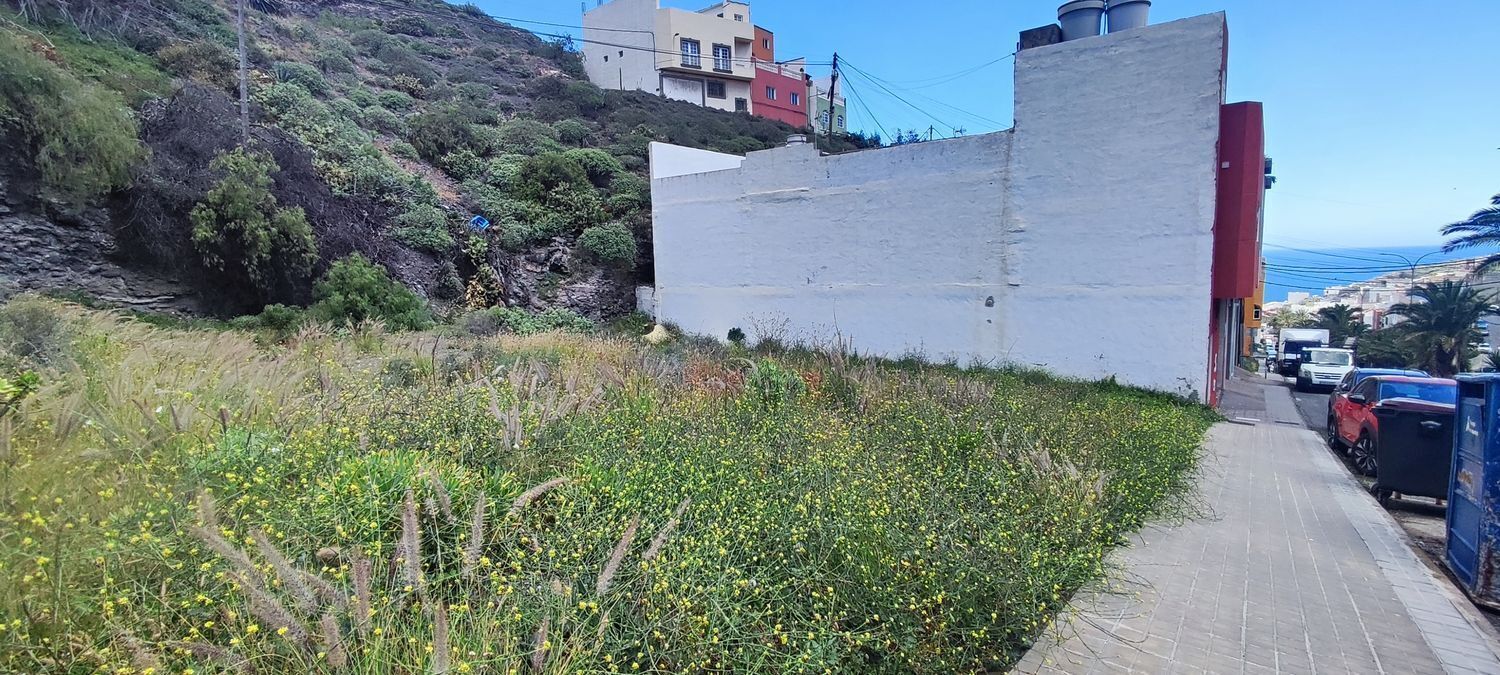 Calle Marianao, 76A, Las Palmas de Gran Canaria, Las Palmas for sale Primary Photo- Image 1 of 23