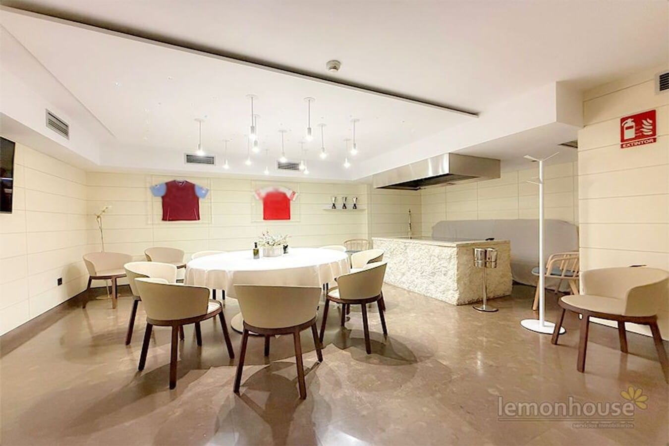 Madrid, MAD 28036 - Unit Puerta A -  - Interior Photo - Image 2 of 10