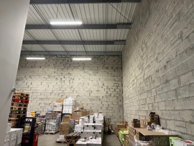 Light Industrial in Latresne for sale Interior Photo- Image 1 of 2