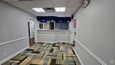 900 W Main St, Freehold, NJ to rent Interior Photo- Image 2 of 13