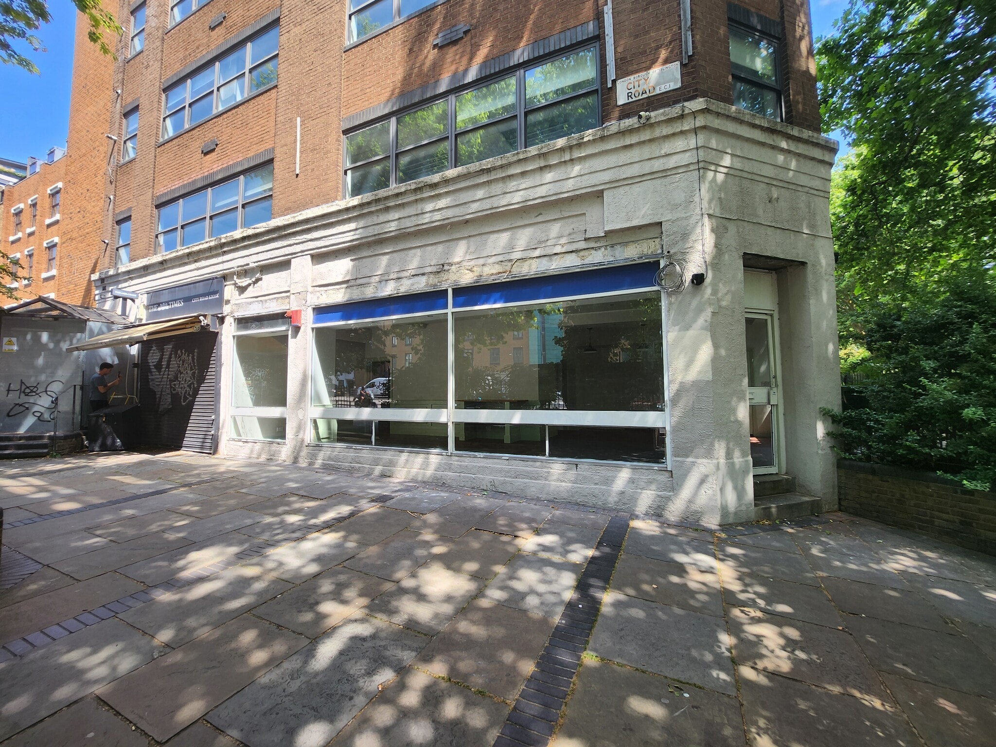 391 City Rd, London to rent Building Photo- Image 1 of 7