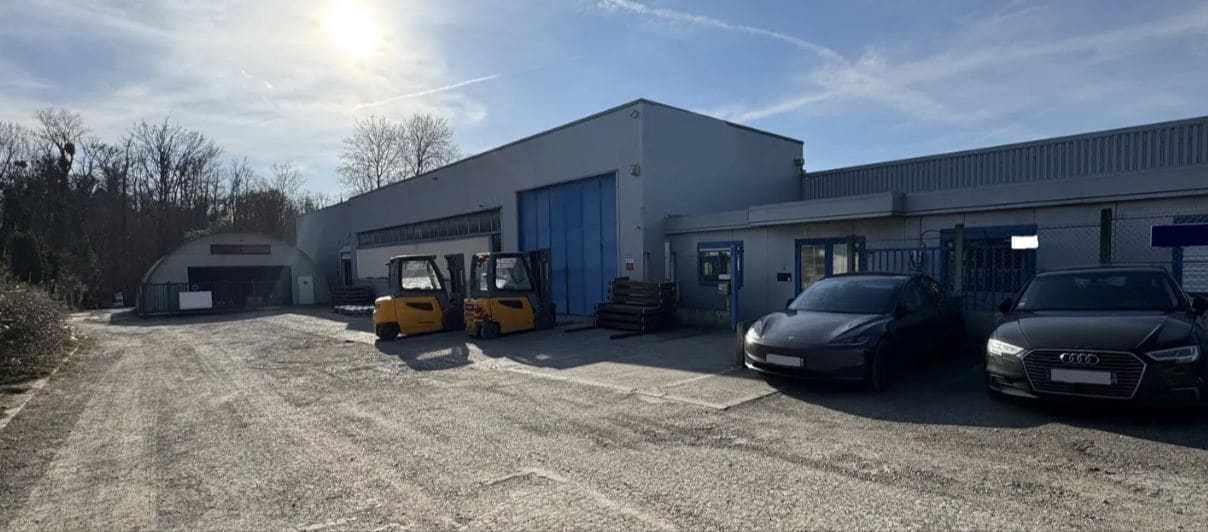 Light Industrial in Presles for sale Building Photo- Image 1 of 12
