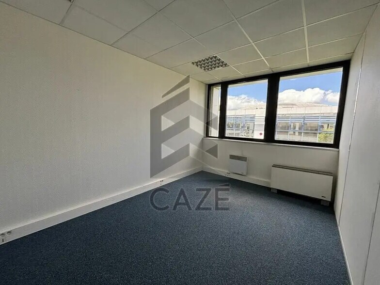 Office in Bordeaux to rent - Interior Photo - Image 3 of 4