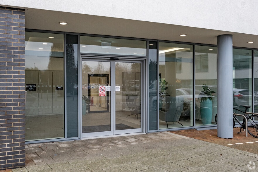 Unit 5220 Delta Way, Brockworth to rent - Building Photo - Image 2 of 3