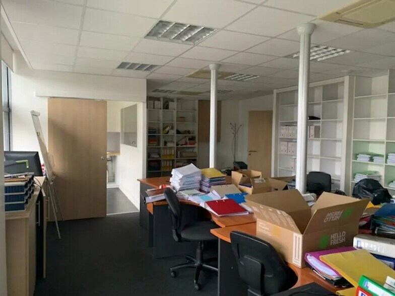 Office in Bayonne to rent - Building Photo - Image 3 of 4