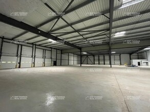 Light Industrial in Toulouse for sale Interior Photo- Image 1 of 5