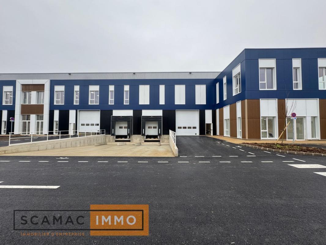 Industrial in Moissy-Cramayel to rent Building Photo- Image 1 of 11