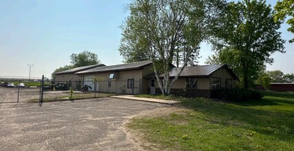 13733 Lake Dr NE, Columbus, MN for rent Building Photo- Image 1 of 3