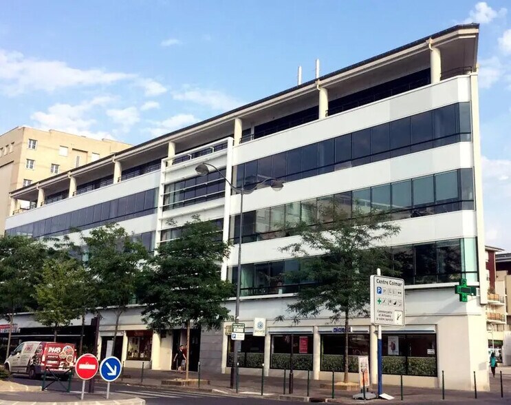 21 Avenue De Colmar, Rueil-Malmaison to rent - Building Photo - Image 1 of 14