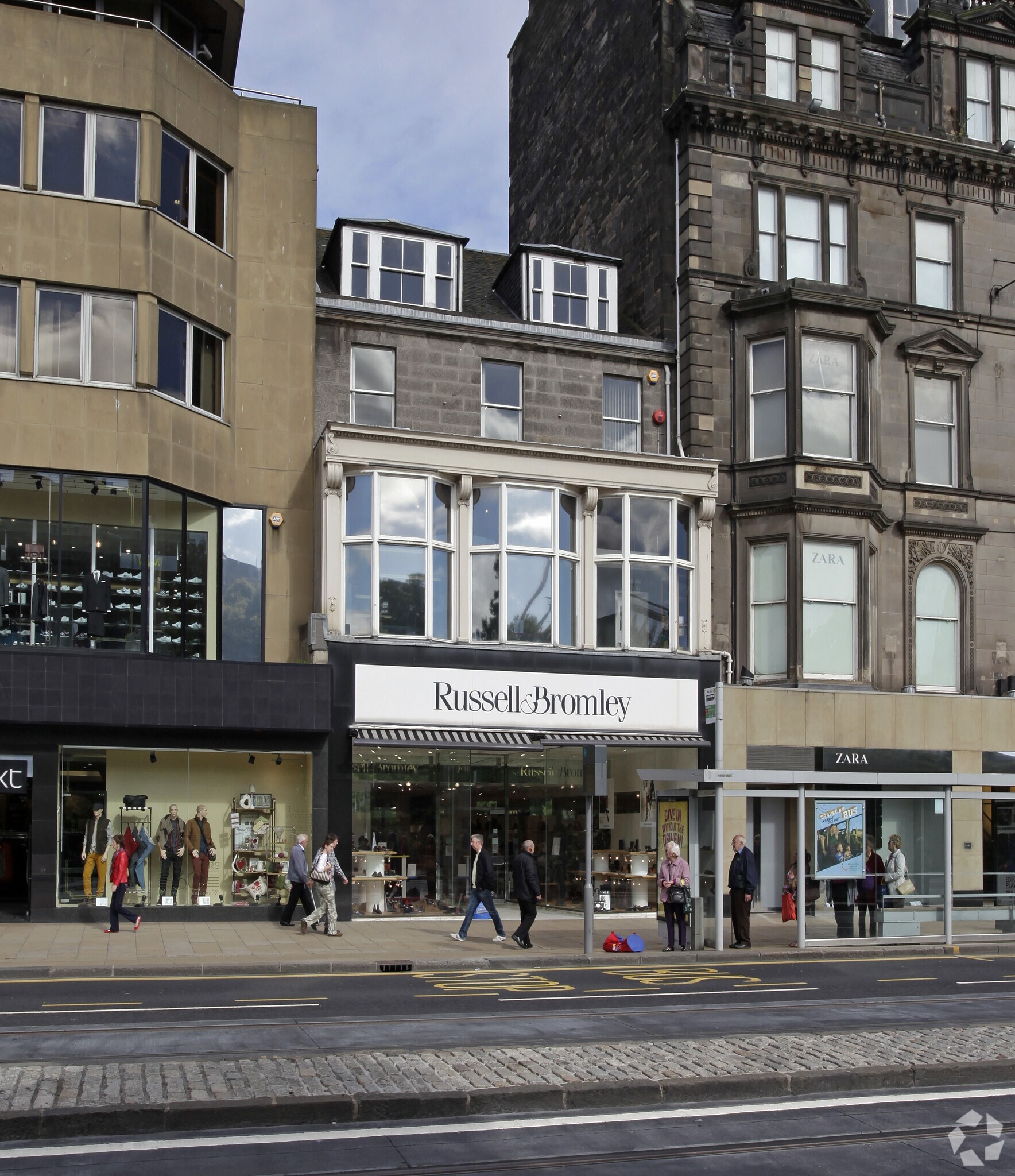 106 Princes St, Edinburgh for sale Primary Photo- Image 1 of 1