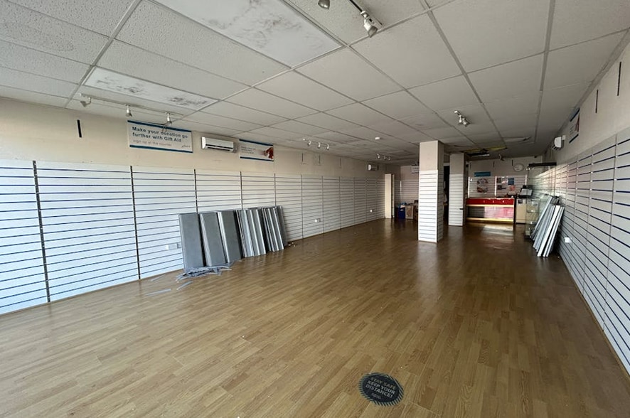 19-36 Longbridge Rd, Barking to rent - Interior Photo - Image 2 of 3