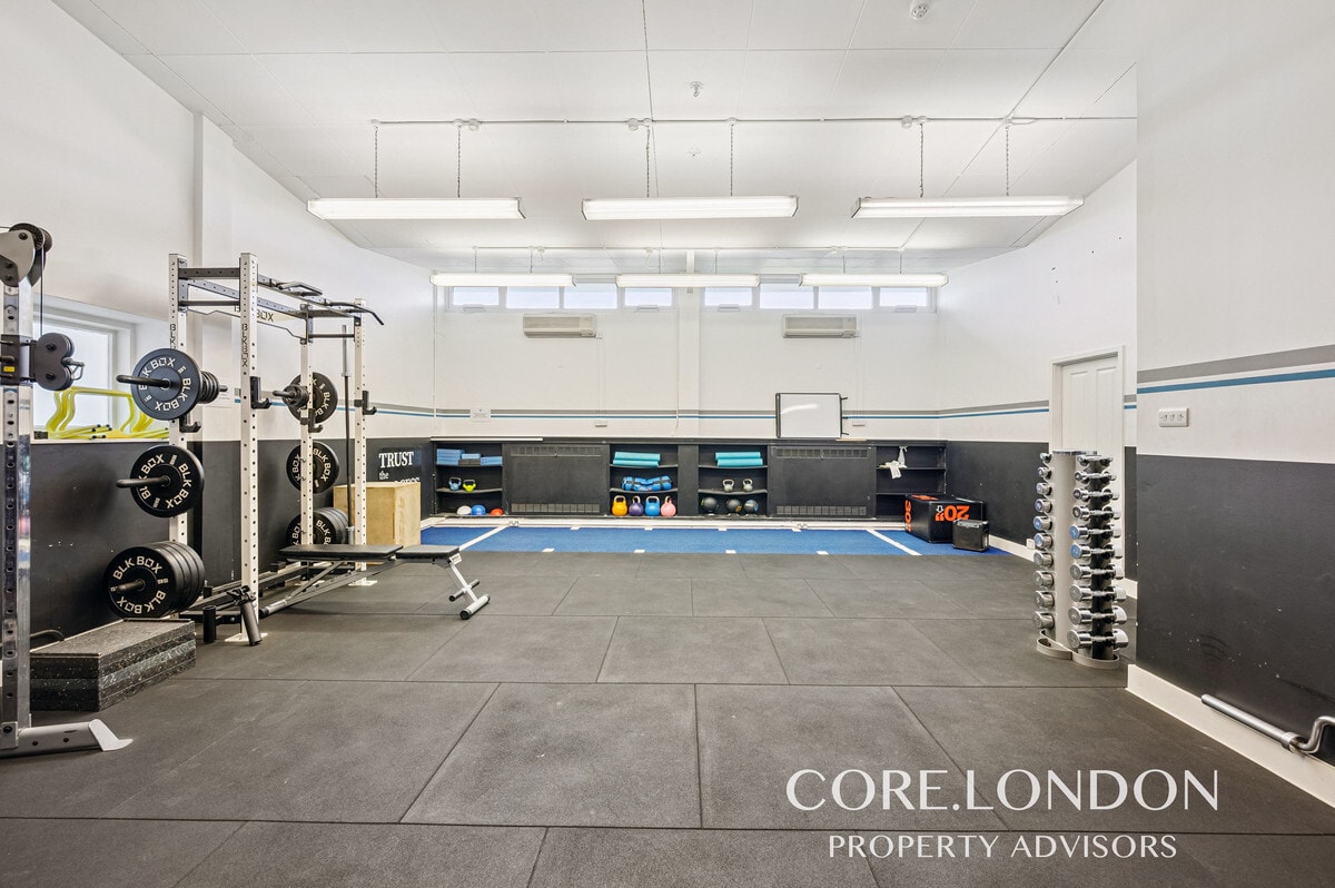 1 Twyford Av, London to rent Interior Photo- Image 1 of 7