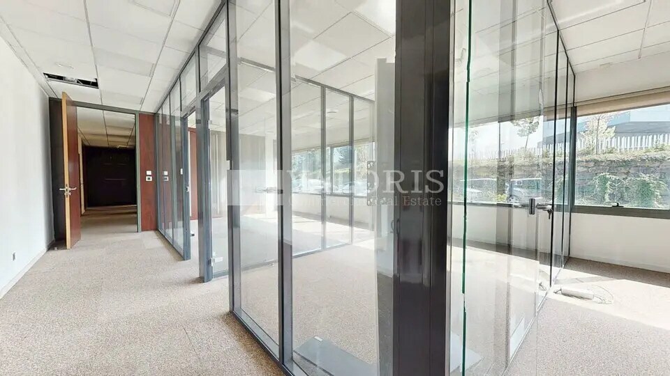 11 Chemin Des Anciennes Vignes, Champagne-au-Mont-d'Or to rent - Interior Photo - Image 3 of 17