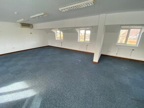 Tollbar Way, Southampton to rent Interior Photo- Image 2 of 9