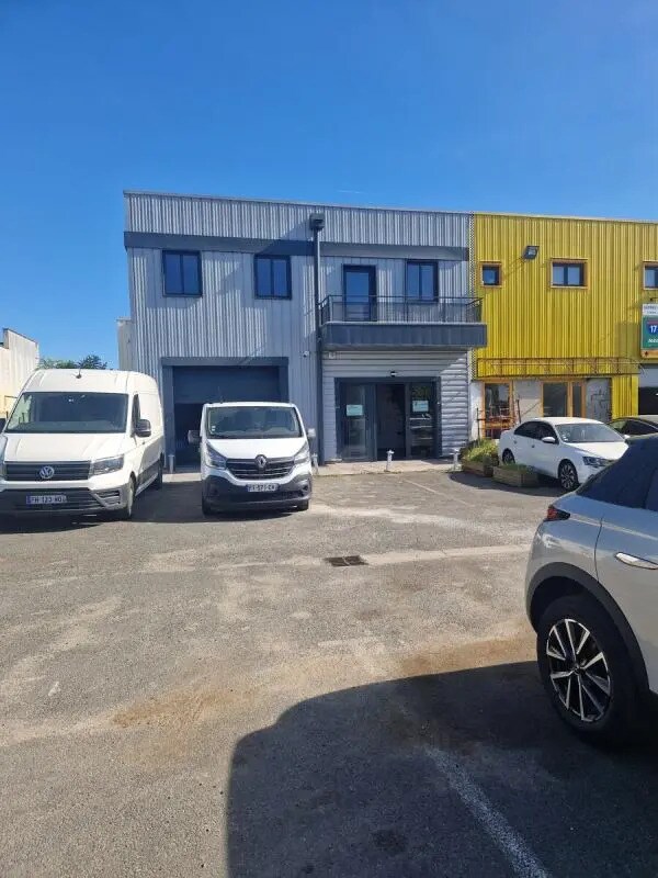 15 Rue Saint-Hilaire, SAINT-OUEN-L'AUMONE to rent Building Photo- Image 1 of 11