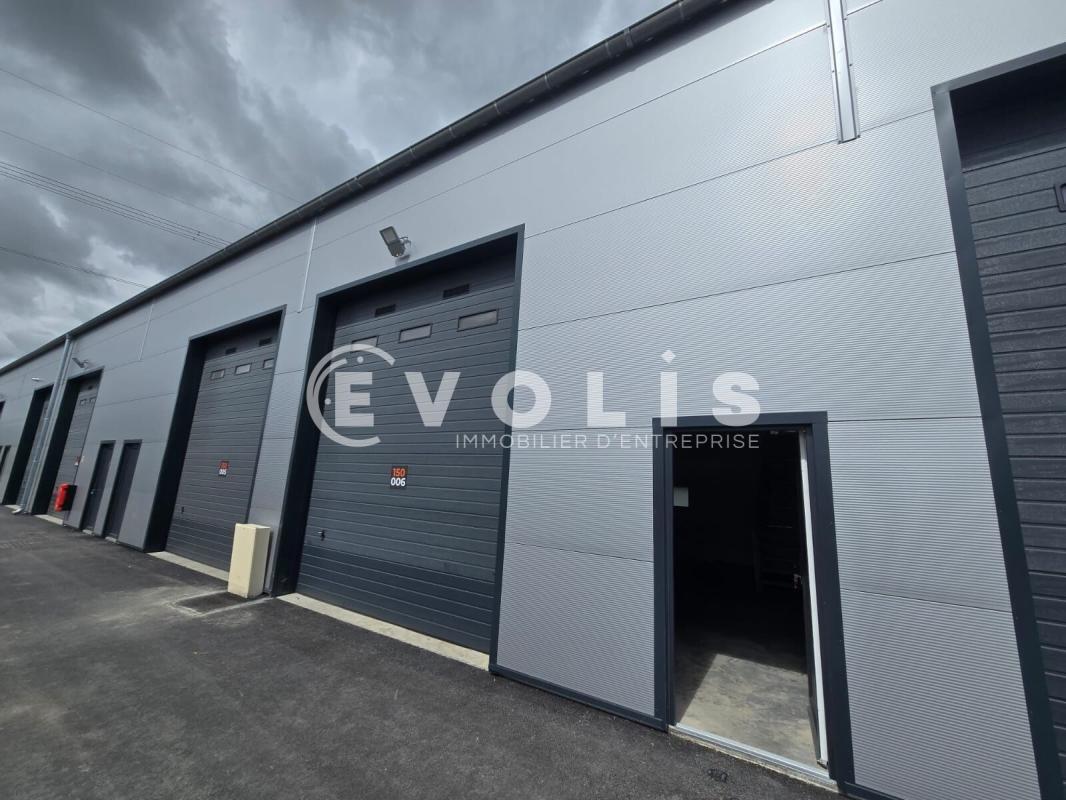 Industrial in Saint-Germain-lès-Arpajon to rent Building Photo- Image 1 of 7