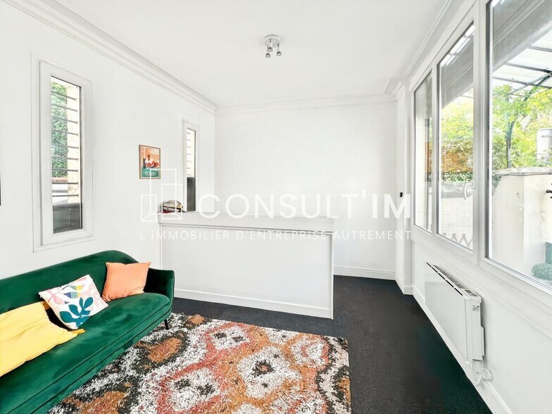 Office in Asnières-sur-Seine to rent - Interior Photo - Image 2 of 7