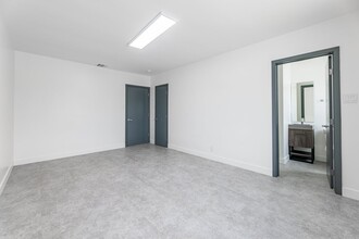 203-215 N Victory Blvd, Burbank, CA for rent Interior Photo- Image 2 of 7