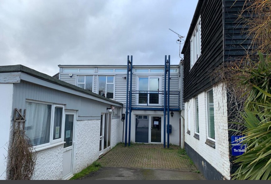 8 Roper Yard, Canterbury, CT2 7EX UK