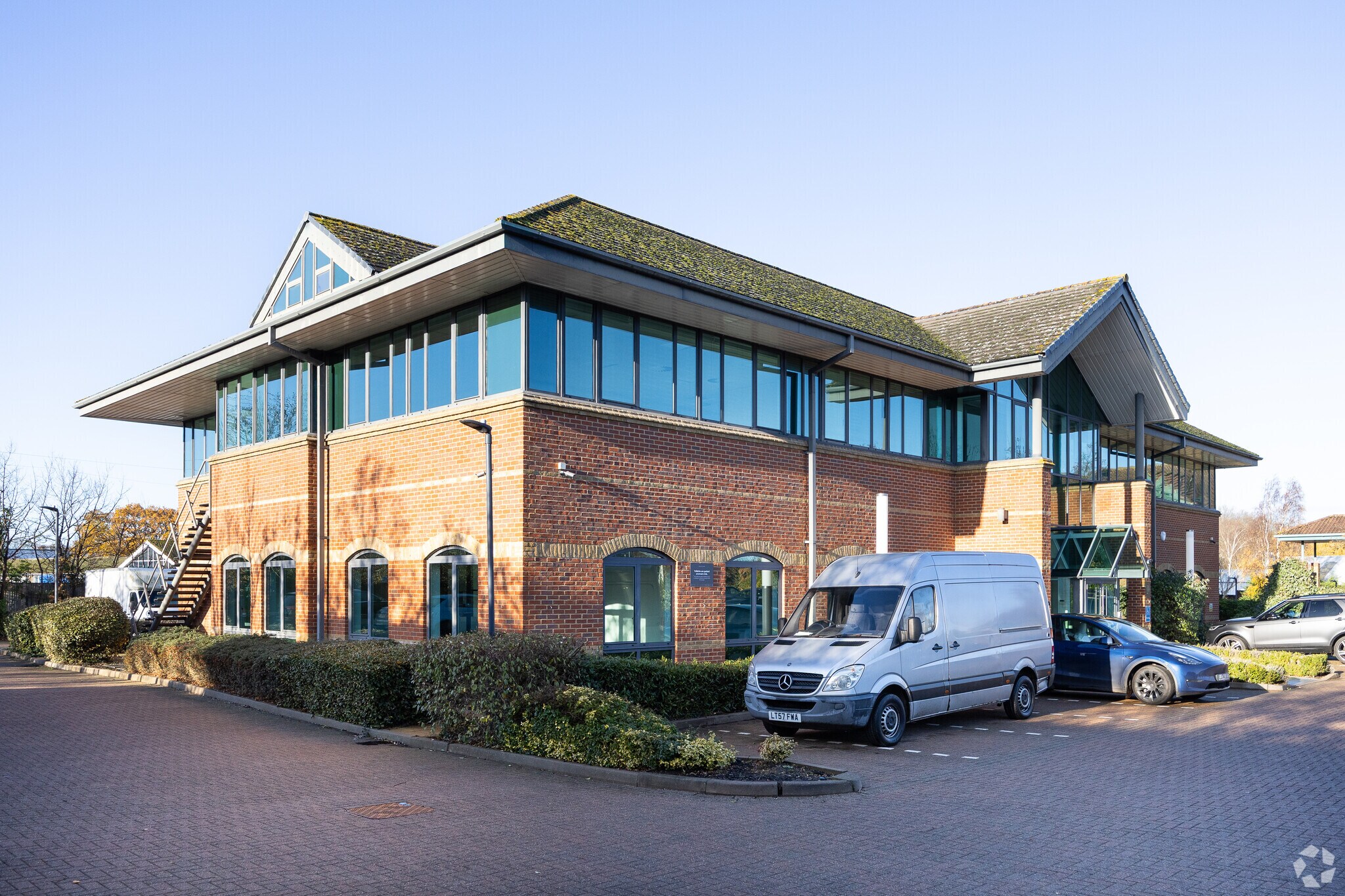 297-299 Kingston Rd, Leatherhead for sale Primary Photo- Image 1 of 1