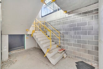 Shipwright Street, London to rent Building Photo- Image 2 of 6