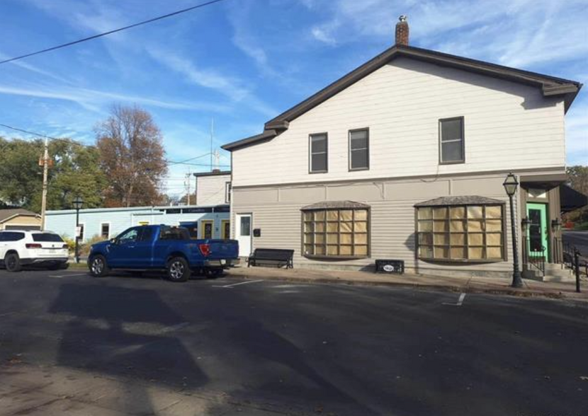 2200 E 11th St, Davenport, IA for sale - Building Photo - Image 3 of 4