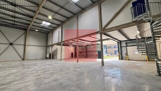 More details for 22 Avenue Roger Hennequin, Trappes - Light Industrial to Rent