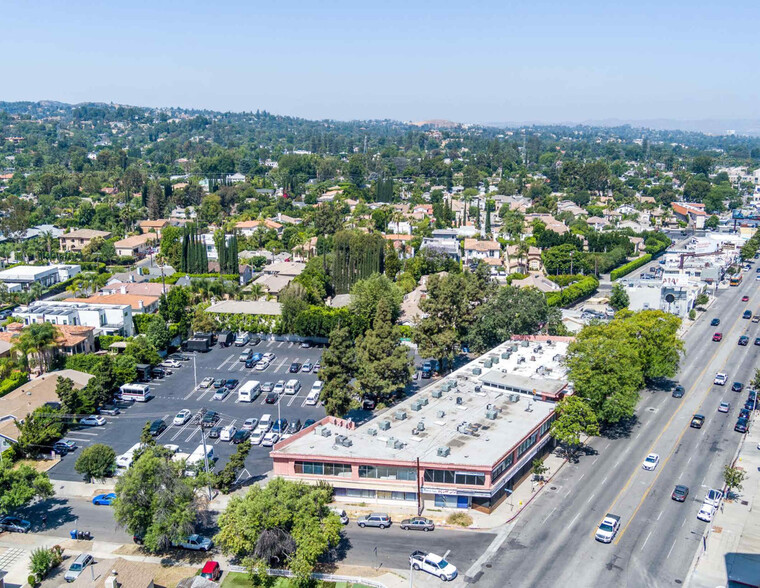 18330-18350 Ventura Blvd, Tarzana, CA for sale - Building Photo - Image 1 of 1