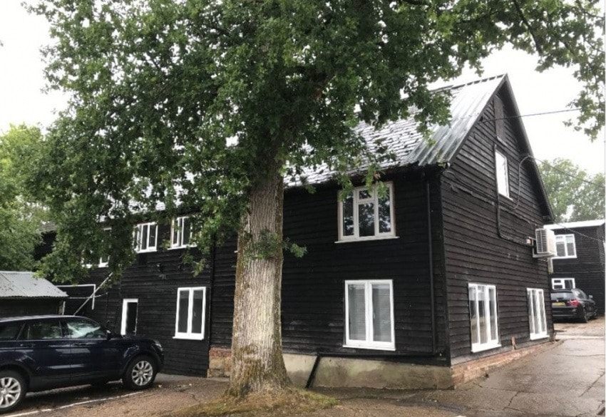 Croombe Hill Rd, East Grinstead to rent Primary Photo- Image 1 of 3