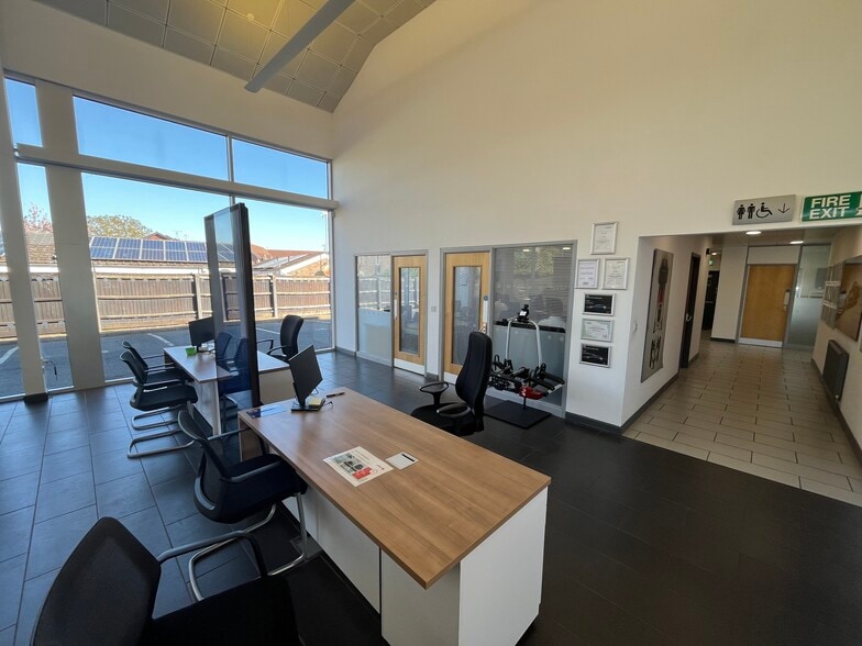 Marsh Ln, Boston for sale - Building Photo - Image 2 of 6