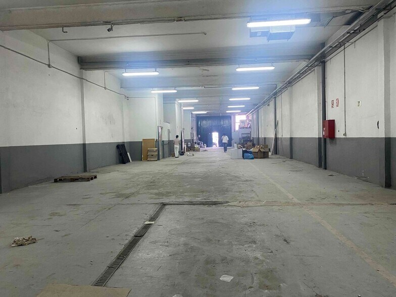 Industrial in Getafe, Madrid to rent - Building Photo - Image 2 of 11