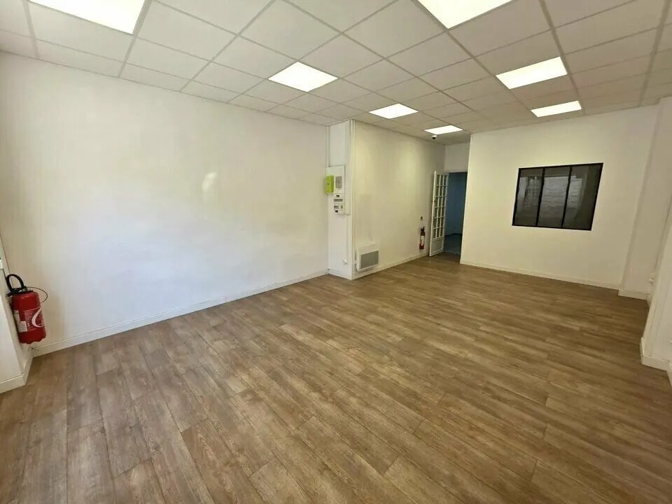Vente Commerce 49 m² - Photo 1