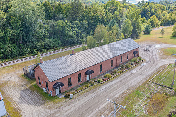 81 Freight Yard Way, Northfield, VT for sale - Primary Photo - Image 1 of 13