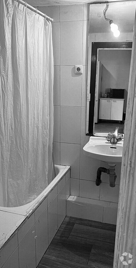 Calle Humera, 21, Fuenlabrada, MAD 28945 - Unit Puerta C, Esc. 1 -  - Interior Photo - Image 2 of 5