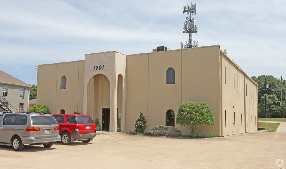 1901 Industrial Blvd, Colleyville, TX for rent - Primary Photo - Image 1 of 3