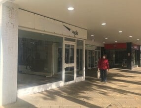 38 Osborn Rd, Fareham to rent Building Photo- Image 2 of 2