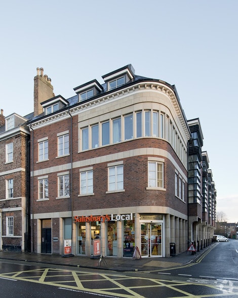 31 Bootham Row, York to rent - Primary Photo - Image 1 of 2