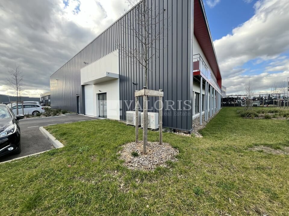 Light Industrial in Genay to rent Building Photo- Image 1 of 10