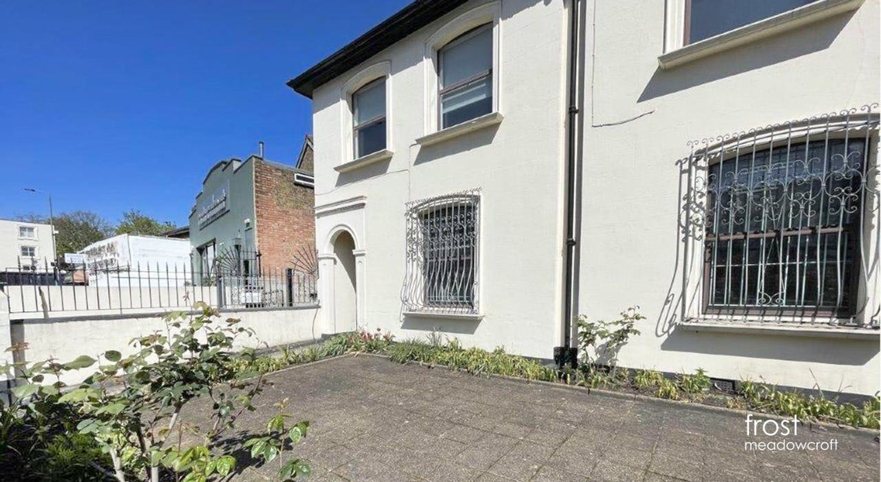 66 Paddenswick Rd, London to rent Building Photo- Image 1 of 4