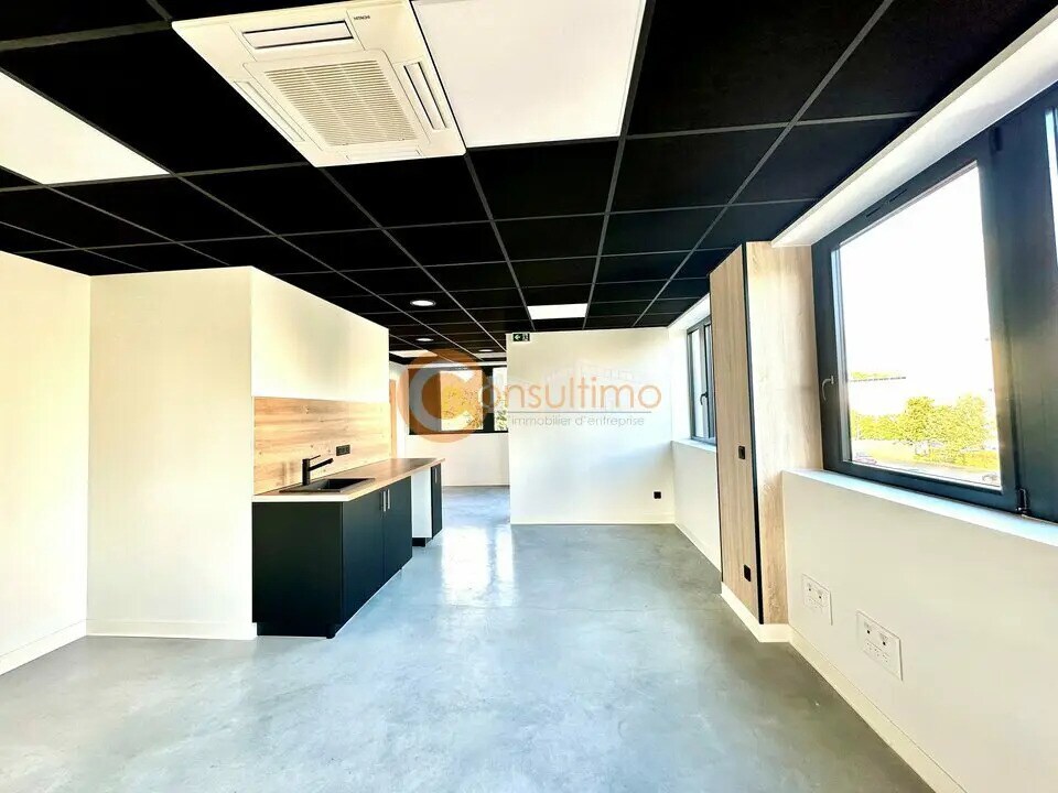 Office in Talence for sale Building Photo- Image 1 of 8
