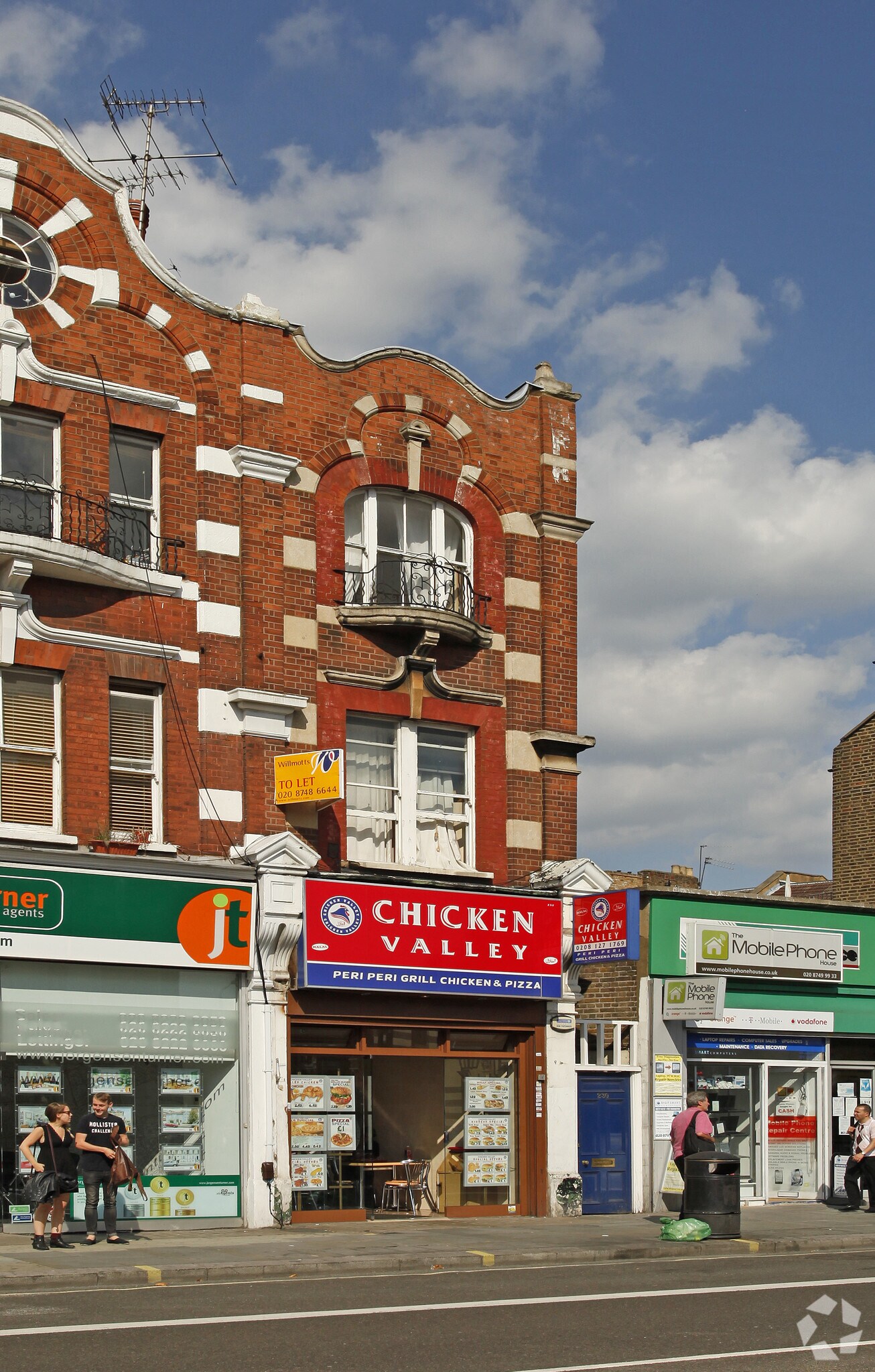 232 Uxbridge Rd, London for sale Primary Photo- Image 1 of 1