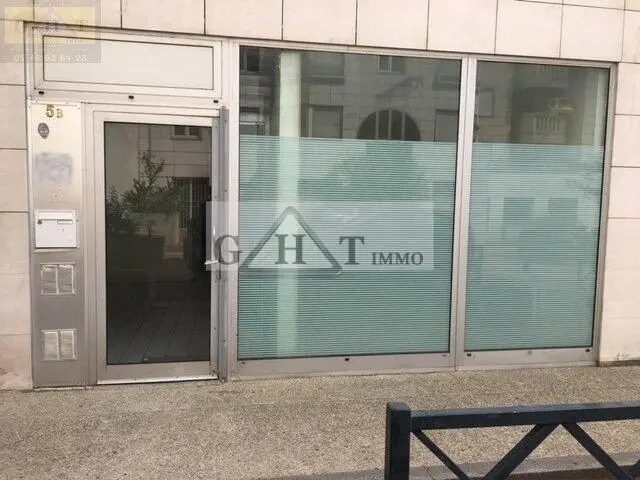 Office in Saint-Mandé for sale Building Photo- Image 1 of 3