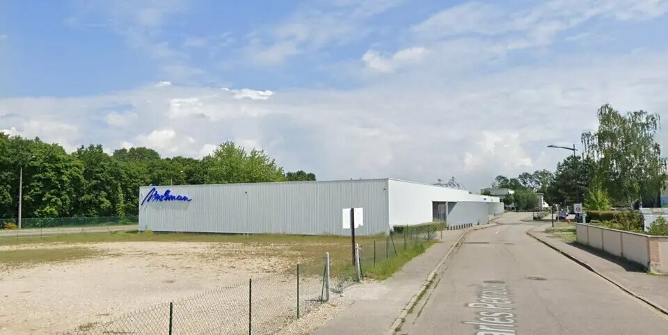 Location Commerce 1 140 m² - Photo 1