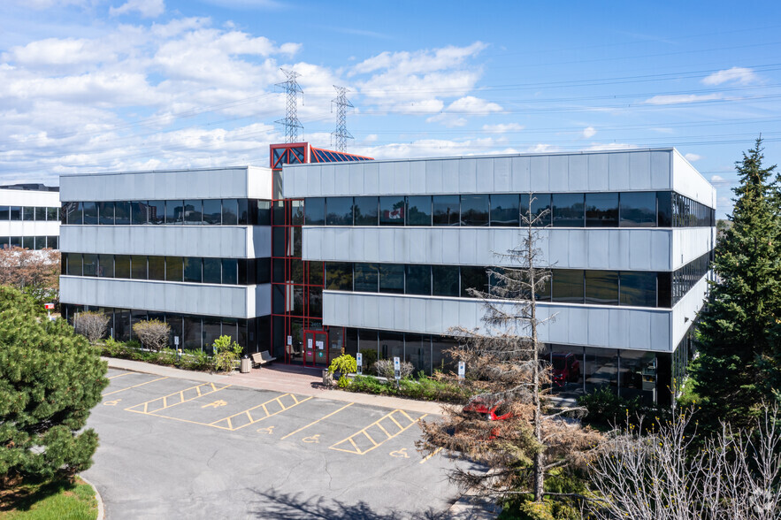 2465 St Laurent Blvd, Ottawa, ON for sale - Primary Photo - Image 1 of 1